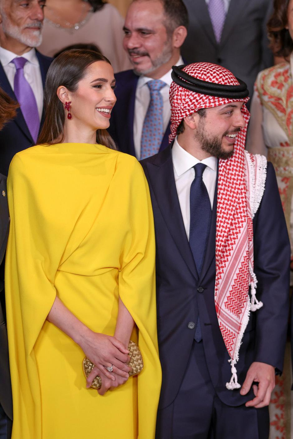 El Príncipe Hussein y su prometida en la boda de su hermana, la Princesa Imán