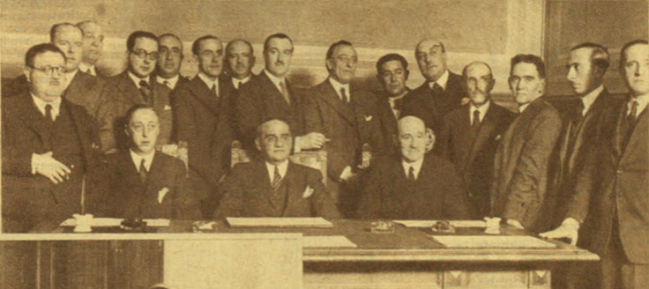 1933: sesión de TYRE (Tradicionalistas y Renovación Española), una oficina monárquica de coordinación electoral