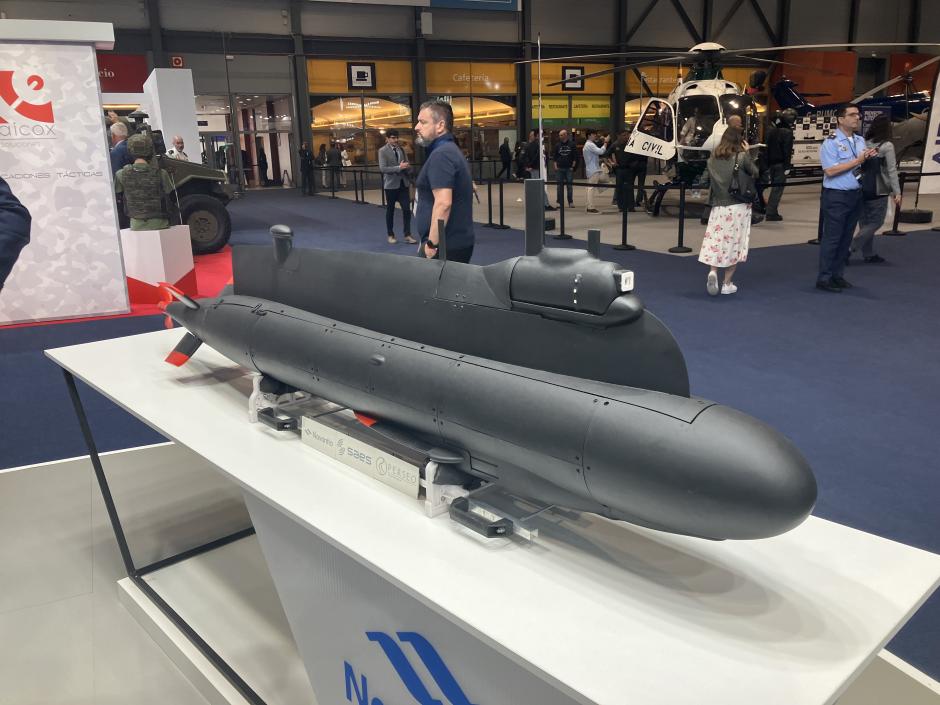 Maqueta del prototipo de submarino no tripulado en el stand de Navantia en Feindef