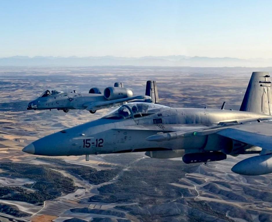 Aviones con misión escort de la COMAO-TAT de la OTAN
