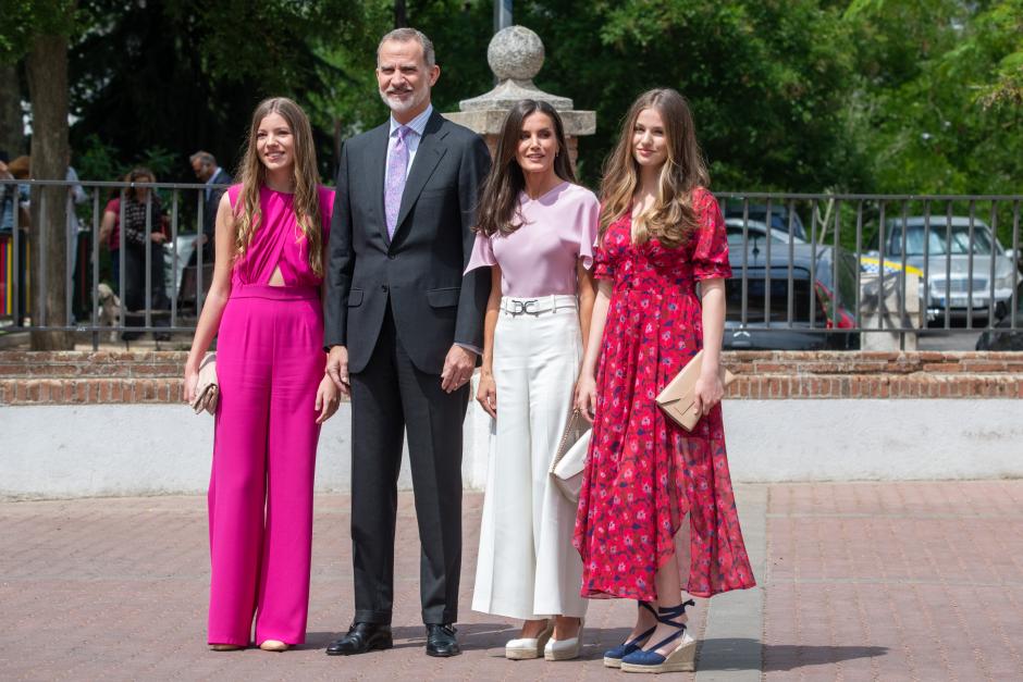 La Infanta Sofía recibe la Confirmación arropada por su familia