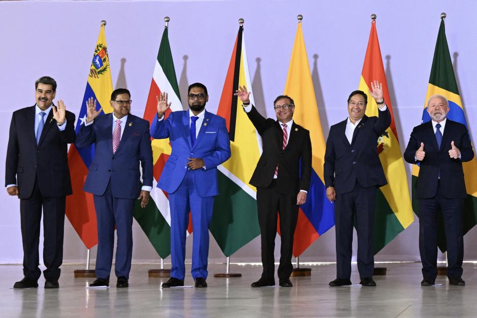 Nicolás Maduro y los presidentes de Surinam, Guyana, Colombia, Bolivia y Brasil