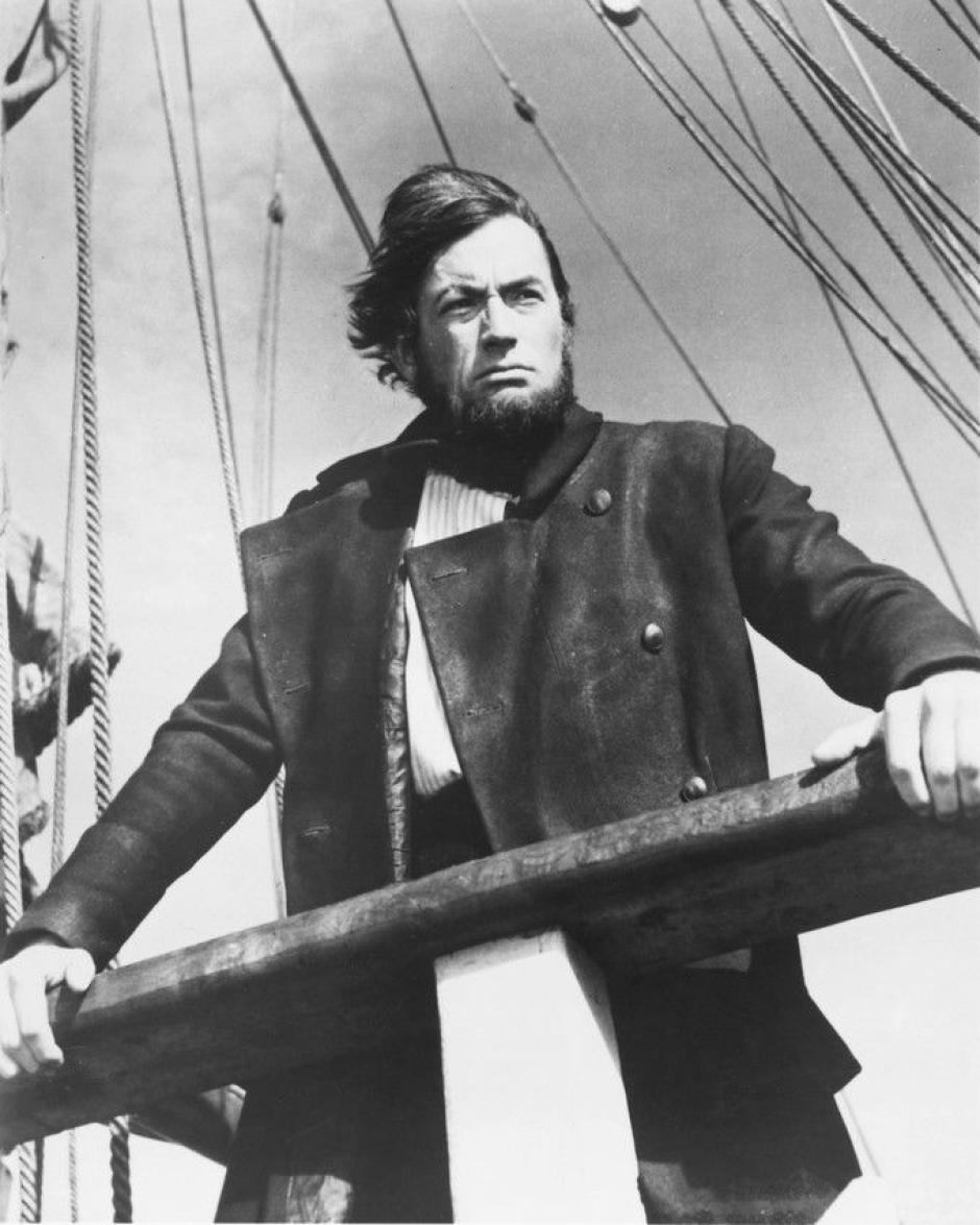 En 1956, Gregory Peck se ponía en la piel del capitán Ahab y encabezaba la maníaca búsqueda de Moby Dick en la versión cinematográfica del clásico de Herman Melville.