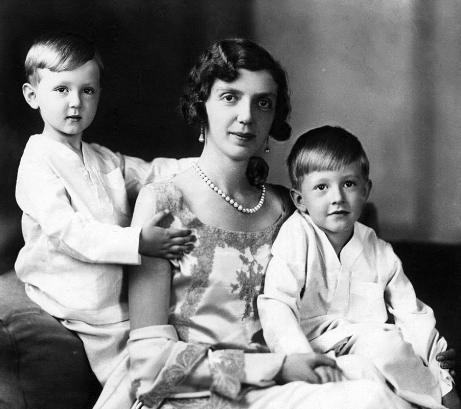 La princesa Mafalda con sus hijos Moritz y Heinrich en la década de 1930