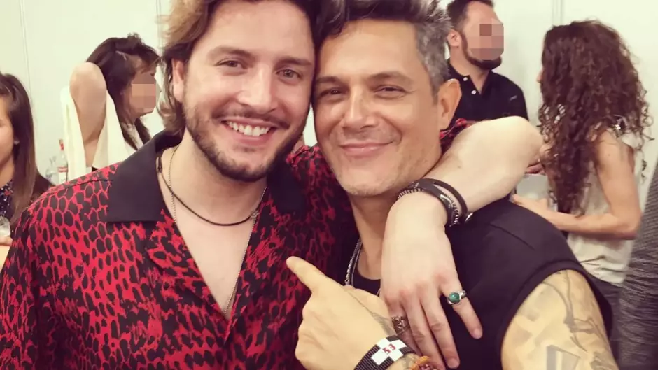 Manuel Carrasco y Alejandro Sanz ocupan la tercera y segunda posiciones en el ranking de artistas españoles que más entradas venden