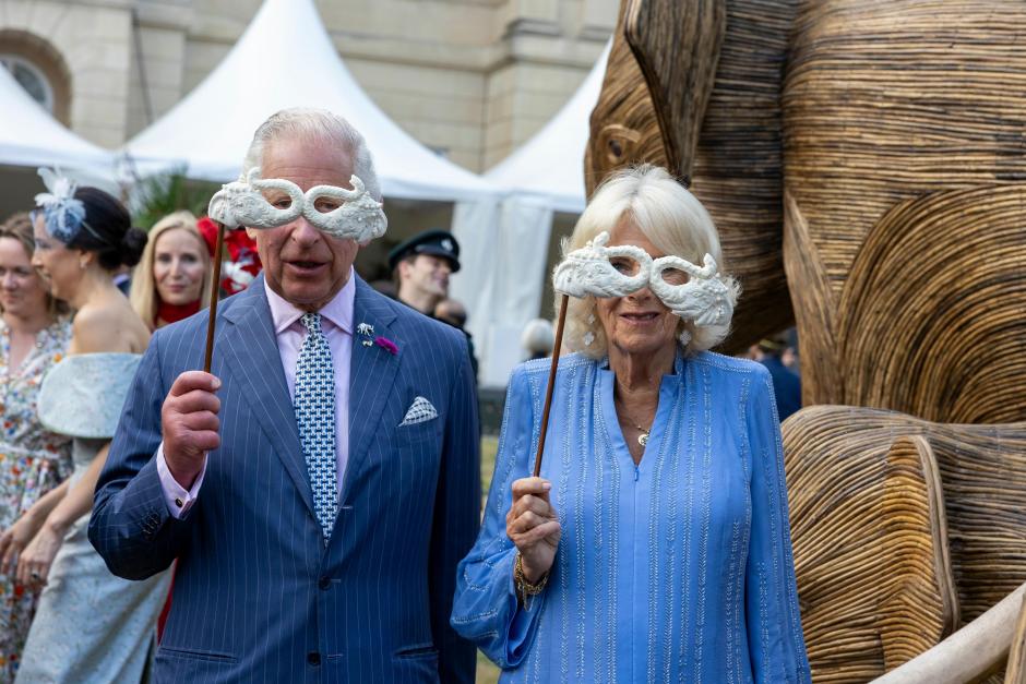 Carlos III y Camila, en Animal Ball