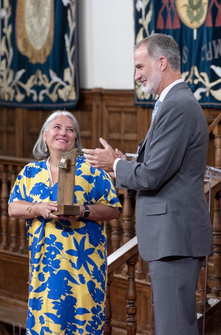 El Rey Felipe VI entrega la VI Edición del 'Galardón Camino Real' a la viróloga Ana Fernández-Sesma, en el Paraninfo de la Universidad de Alcalá, a 13 de julio de 2023, en Alcalá de Henares, Madrid (España). El Galardón Camino Real está otorgado por el Instituto Franklin de la Universidad de Alcalá para reconocer el trabajo profesional de los españoles que de forma destacada y ejemplar, proyectan y potencian la ‘positiva’ imagen de España en Estados Unidos.
13 JULIO 2023;REY;MAJESTAD;CORONA;PREMIO;VIRÓLOGA;
Alberto Ortega / Europa Press
13/7/2023