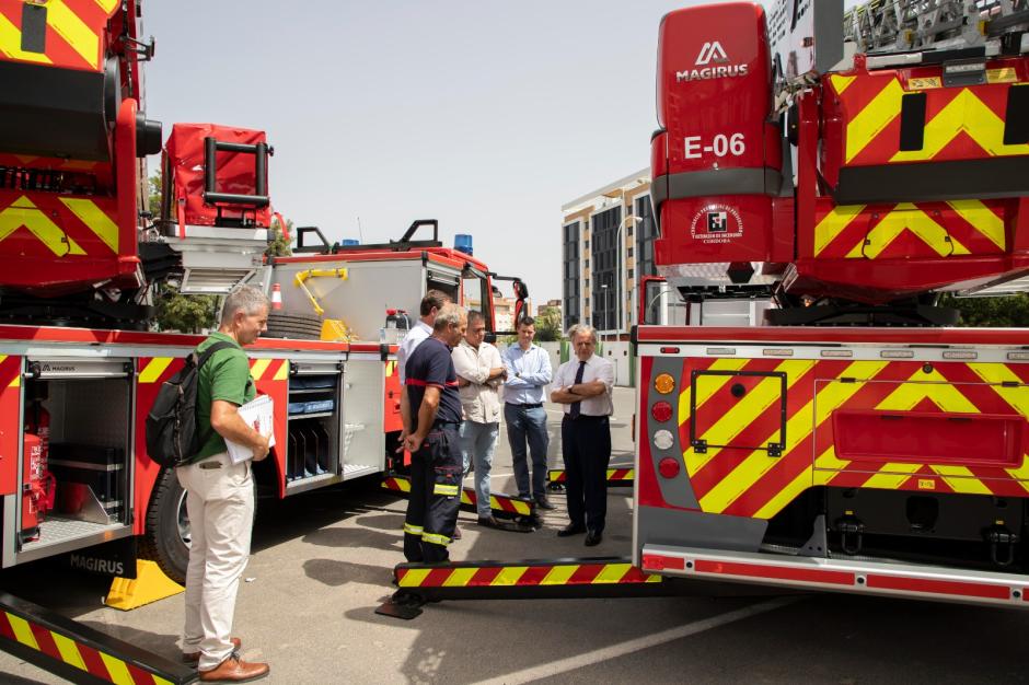 Presentación de los nuevos camiones de bomberos de la Diputación de Córdoba