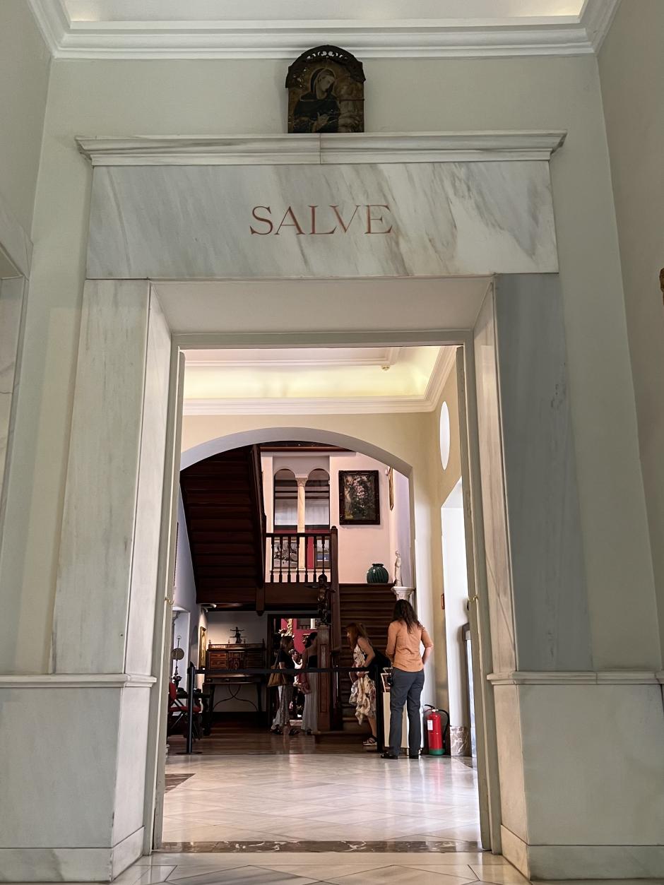 El dintel de la casa museo de Sorolla con la inscripción mariana "Salve"