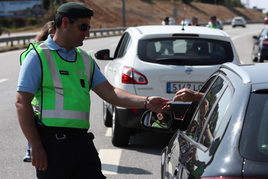 Controles en la frontera con Portugal en el Puente internacional de Tui (Pontevedra) & Valença (Portugal)