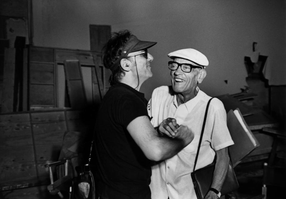 Carlos Saura y Luis Buñuel en 1982