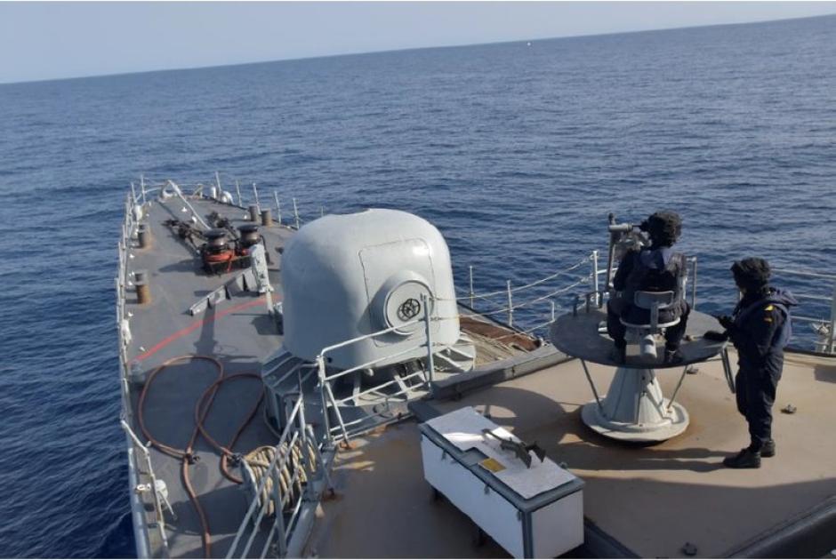 Ejercicio de tiro con ametralladora "Oerlikon 20mm" a bordo del patrullero Infanta Cristina