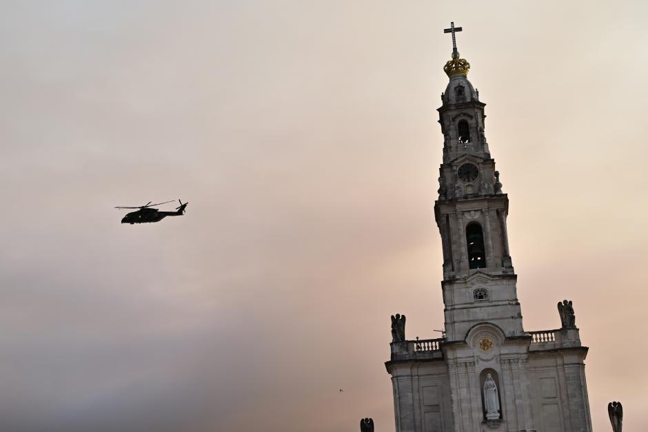 El Papa Francisco ha viajado en helicóptero desde Lisboa a Fátima