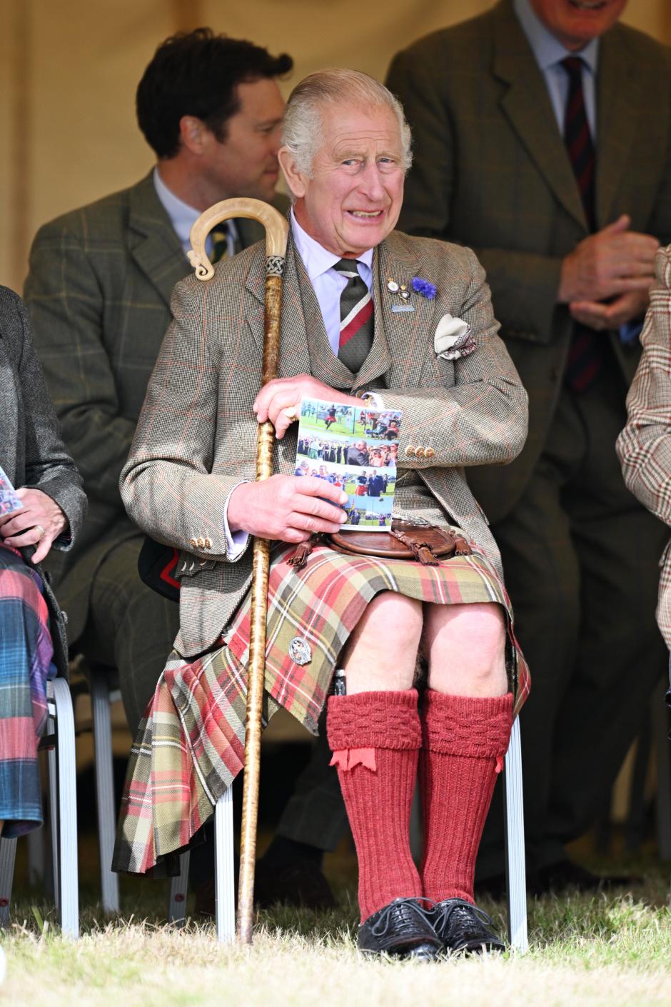 Hombre En Kilt Tradicional Escocés Antes Del Partido De