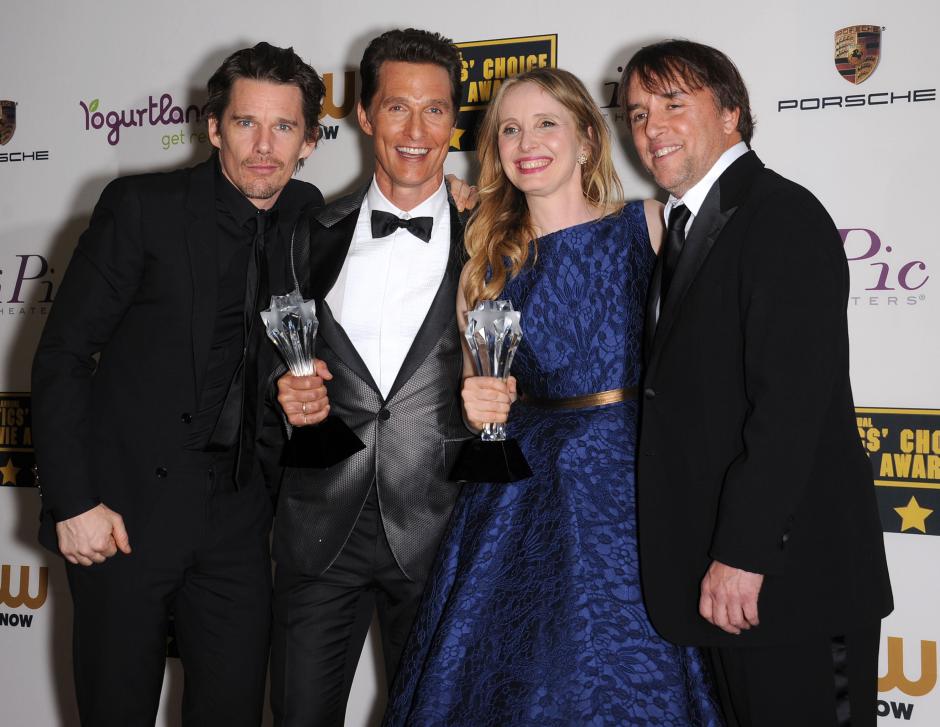 Richard Linklater, Ethan Hawke, Julie Delpy y Matthew McConaughey en los Critics Choice Movie Awards (enero de 2014)