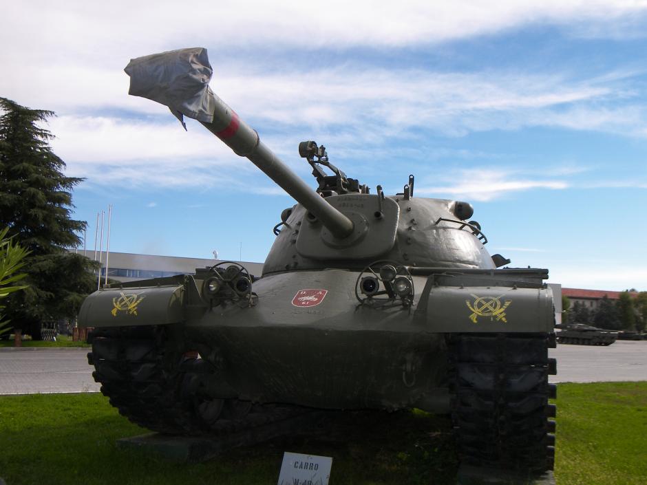 Un M-48 (con el escudo de la División en el frontal) también expuesto en El Goloso