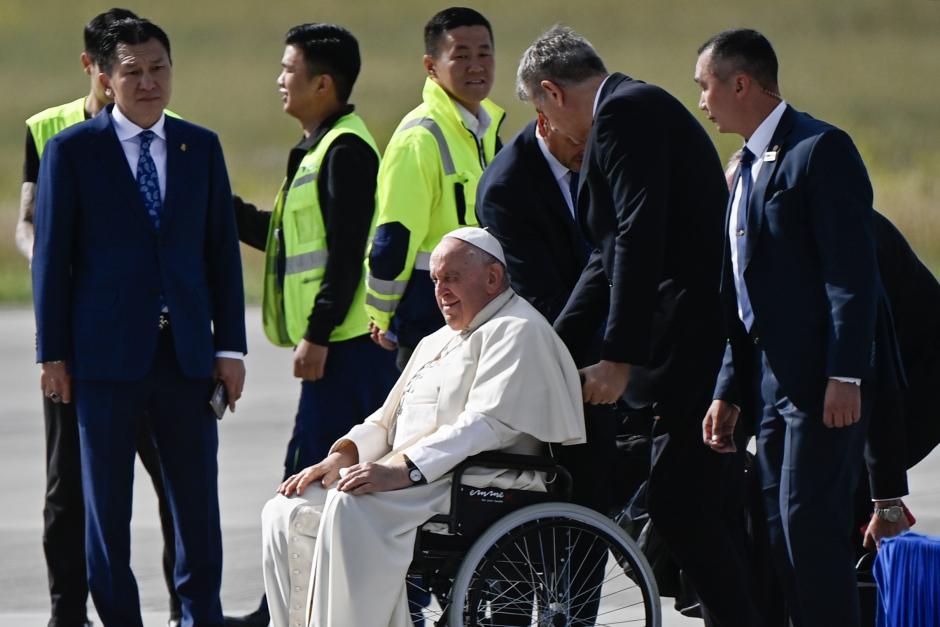 El Papa Francisco, a su llegada al aeropuerto