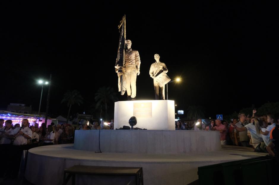 Monumento a la Bandera y el Tambor de la Virgen de la Sierra