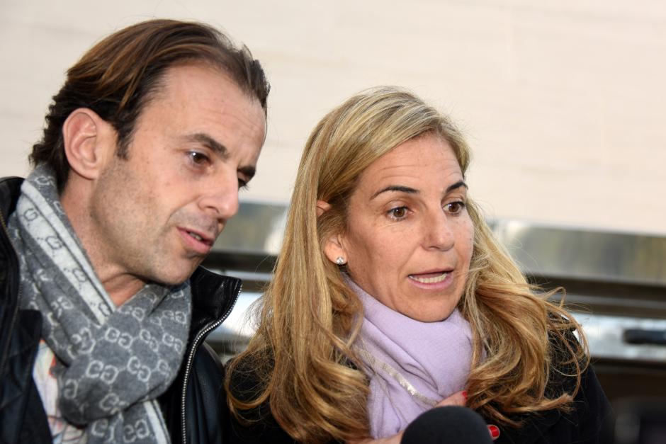 La ex tenista Arantxa Sánchez Vicario y su marido Josep Santacana en el tanatorio de Les Corts en Barcelona 
26/02/2016