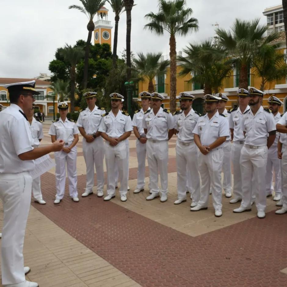 La tripulación del S-82, ya formada, en Cartagena