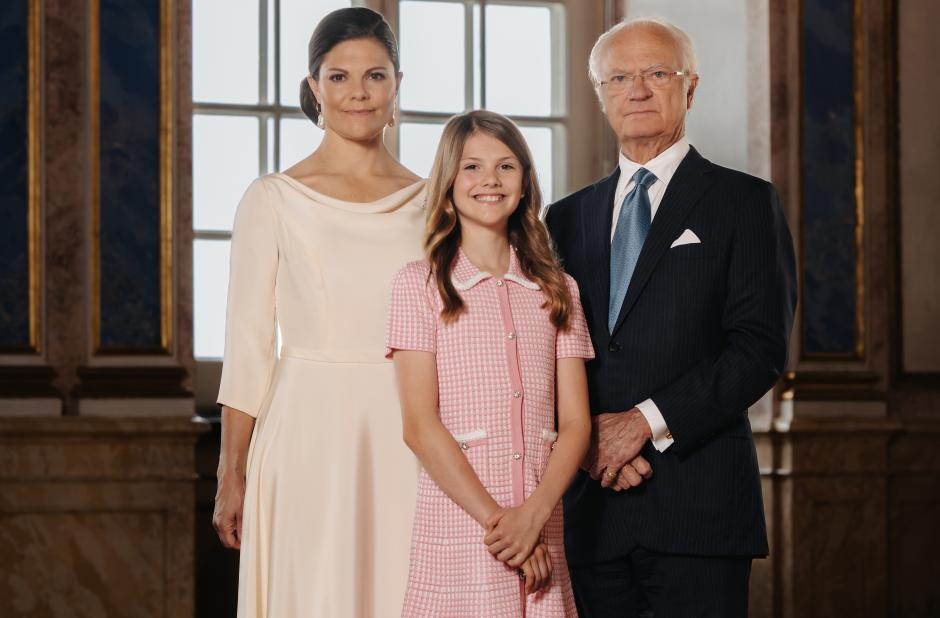 Portrait H. M. The King, H.R.H. The Crown Princess and H.R.H. Princess Estelle