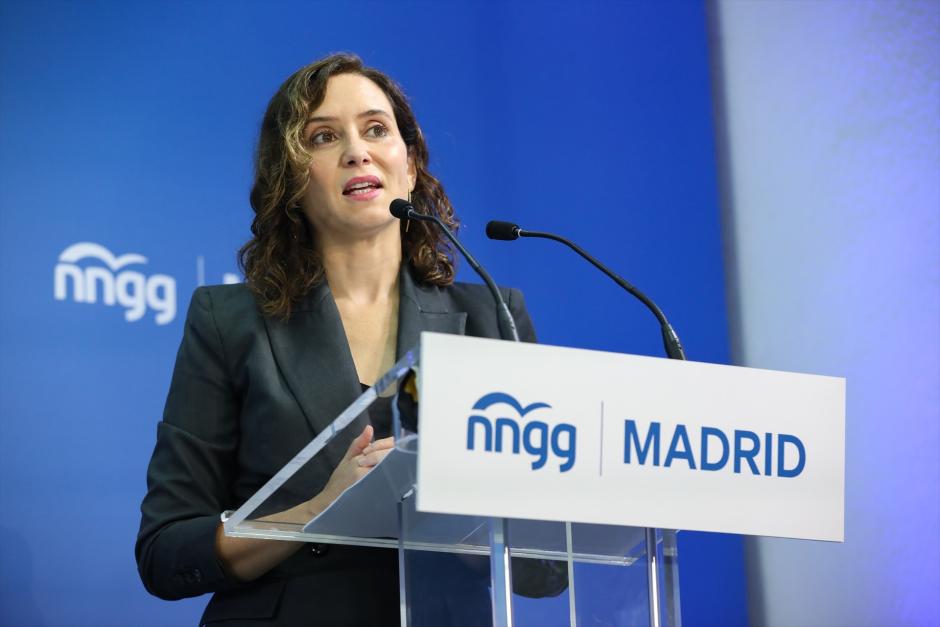 La presidenta de la Comunidad de Madrid, Isabel Díaz Ayuso, interviene en la clausura de la I Academia de la Juventud Madrileña, que organiza Nuevas Generaciones del Partido Popular de Madrid, en el Real Centro Universitario María Cristina (UCM), a 17 de septiembre de 2023, en San Lorenzo de El Escorial, Comunidad de Madrid (España). NNGG del PP de Madrid se reúne este fin de semana para diseñar su estrategia política y denunciar las «lacras juveniles», desde los valores de «la libertad y el pensamiento crítico». Salud mental, y meritocracia son algunos de los temas que se han tratado en la academia.
17 SEPTIEMBRE 2023;PP;POPULARES;PARTIDO PUPULAR;PARTIDO POPULAR DE MADRID;CAM;NUEVAS GENERACIONES DEL PP DE MADRID;NNGG;NNGG PP MADRID;PARAGÜAS;
Rafael Bastante / Europa Press
17/9/2023