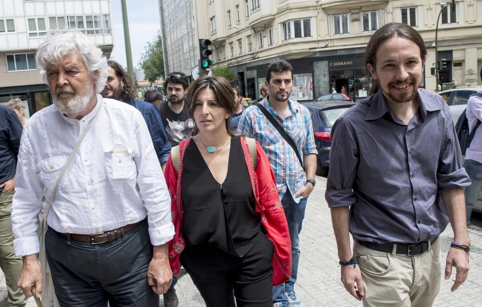 Pablo Iglesias with Xosé Manuel Beiras (Anova) and Yolanda Diaz (EsquerdaUnida) at the 'Ruta del cambio' by " Podemos " party, in La coruña, on Friday 03July, 2015