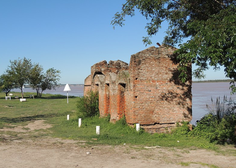 Ruinas en Villa Hernandarias