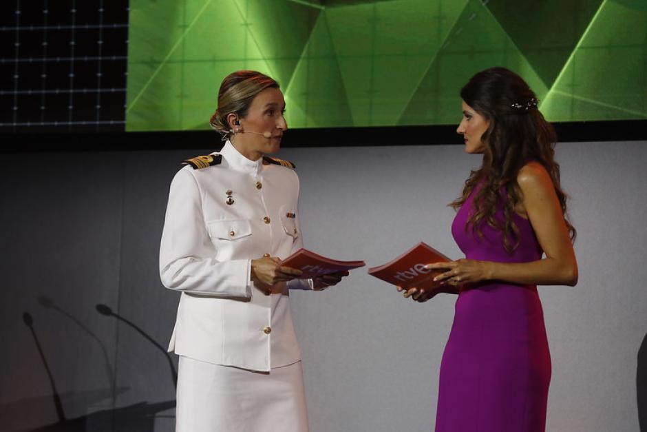 La gala fue presentada por la periodista de Teledeporte María Relaño y por la capitán de corbeta Loreto Pastor, componente del equipo nacional militar de triatlón