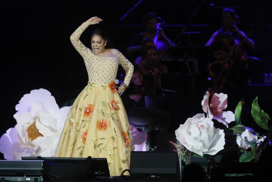 Isabel Pantoja durante su concierto en Sevilla