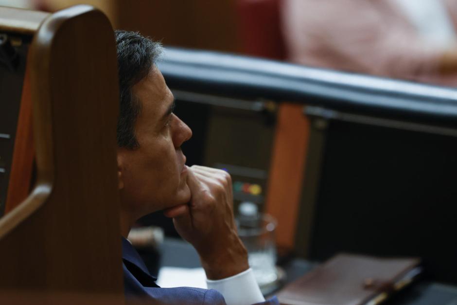 Sánchez, durante la sesión de investidura de Feijóo