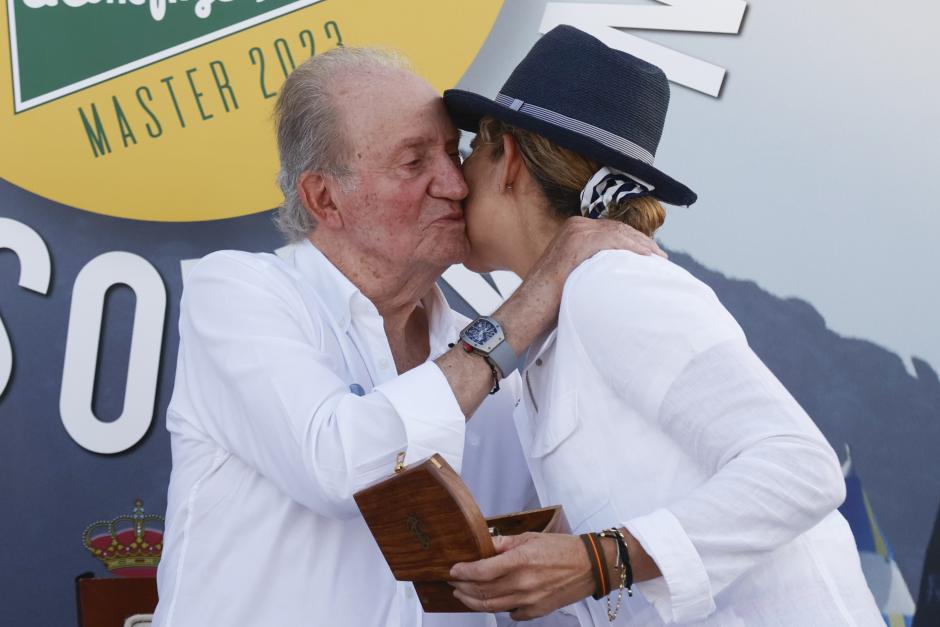 El Rey Juan Carlos y la Infanta Elena