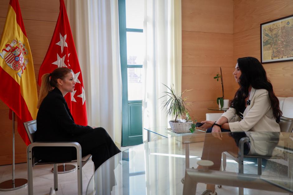 La consejera de Familia, Ana Dávila, durante la entrevista con El Debate