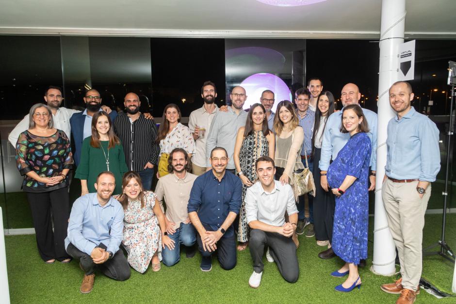 Miguel con su equipo el día de la inauguración de The Sphere