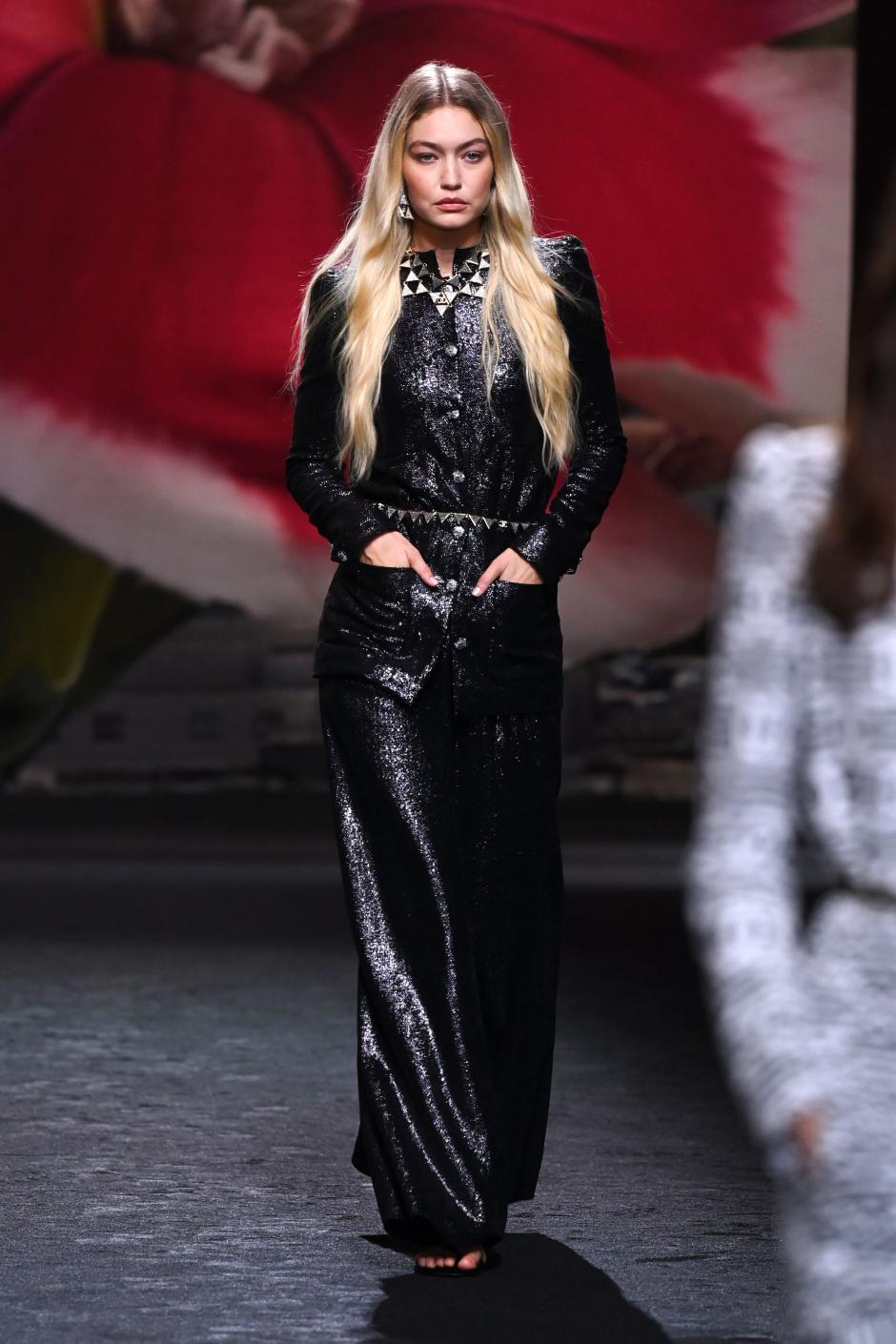 Model Gigi Hadid at Chanel Show, Runway, Spring Summer 2024, Paris Fashion Week, France - 03 Oct 2023 *** Local Caption *** .
