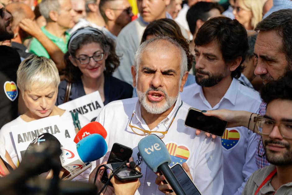 El líder de Ciudadanos en el Parlament, Carlos Carrizosa, en declaraciones a los medios