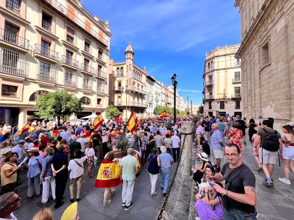 Miles de personas se han concentrado también en Sevilla