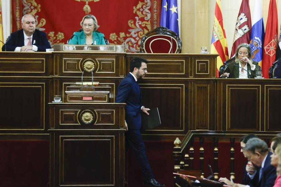 Aragonès abandona la tribuna de oradores del Senado, este jueves