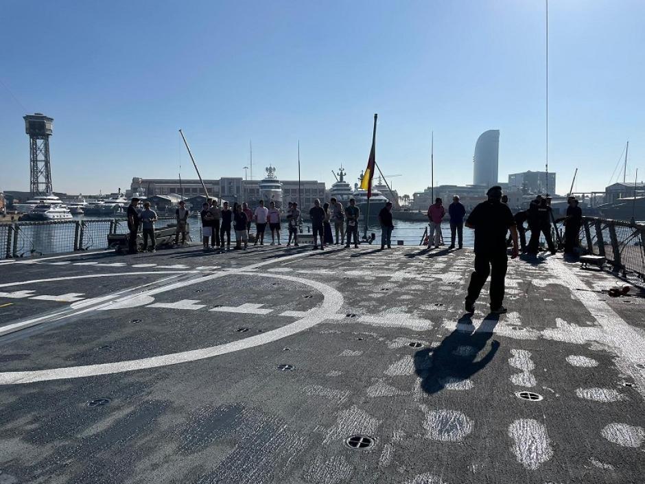 Jornada de puertas abiertas a bordo de la fragata Blas de Lezo en Barcelona