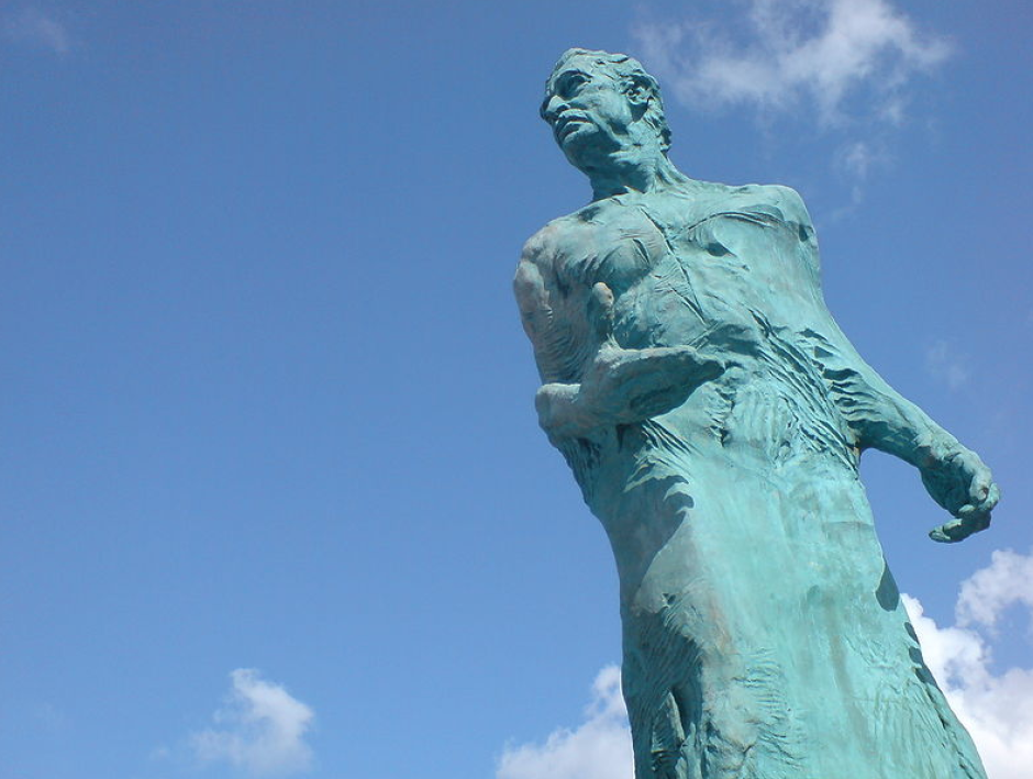 Estatua de Alfredo Kraus