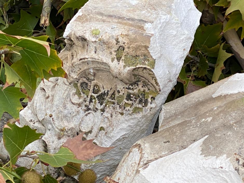 Trozo de la peana del triunfo a San Rafael