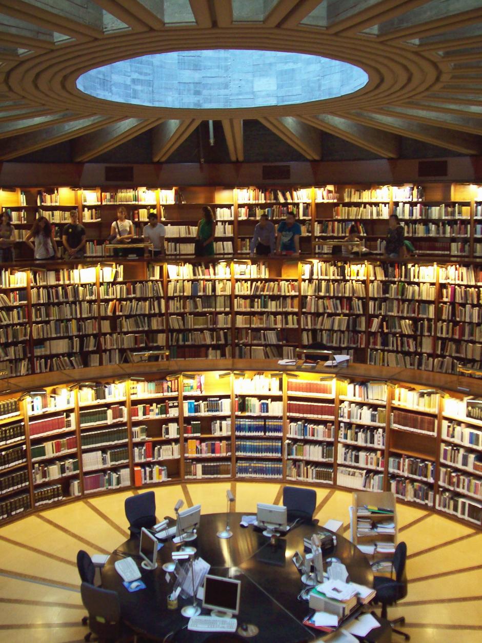 Library of the SPANISH CULTURAL HERITAGE INSTITUTE, in Moncloa-Aravaca district in Madrid. Building projected by Fernando Higueras and Antonio Miro Valverde and built in 1970.