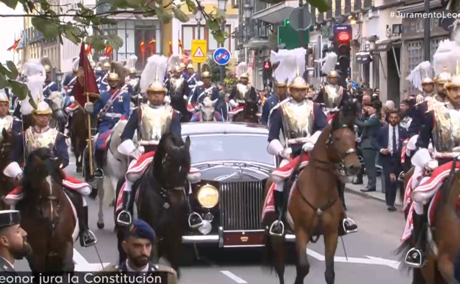 Leonor de Borbón por las calles de Madrid en el Rolls-Royce que emplea la Casa de S.M el Rey