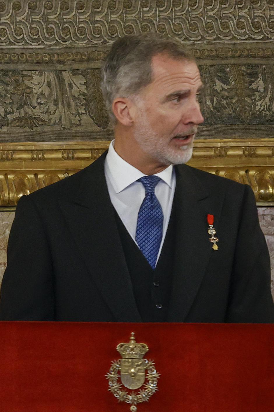 El Rey Felipe pronuncia un discurso previo al almuerzo celebrado en el Comedor de Gala del Palacio Real tras la jura de la Constitución de la Princesa de Asturias