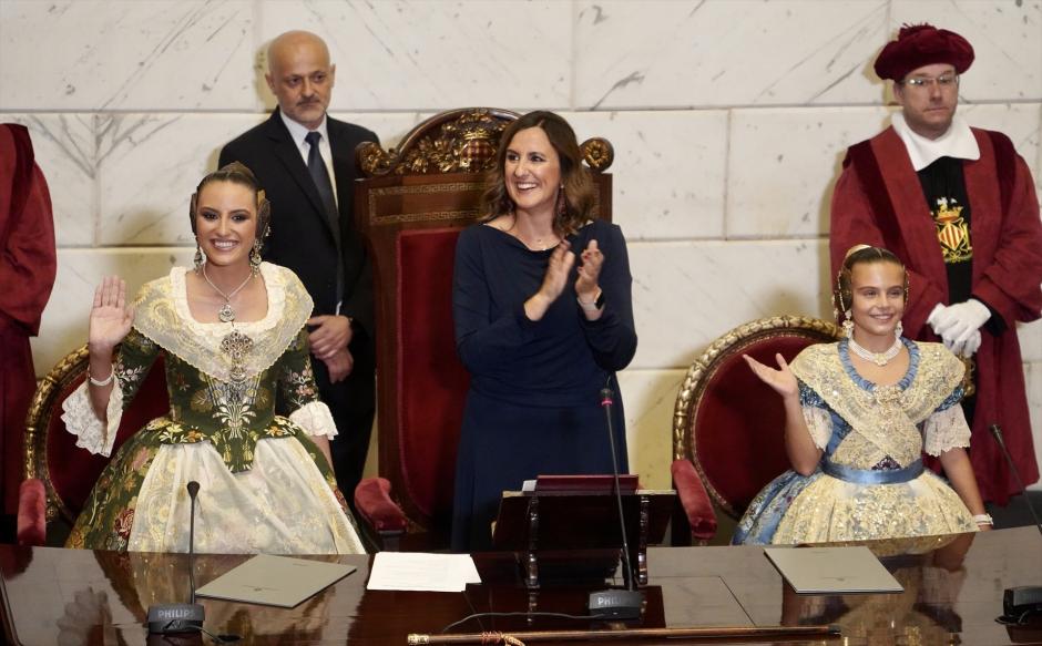 La alcaldesa de Valencia, María José Catalá, en el acto de proclamación de las falleras mayores de 2024