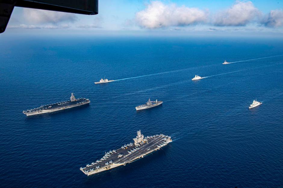 Otra imagen difundida por la US Navy de los portaaviones Gerald R. Ford y el Eisenhower en el Mediterráneo