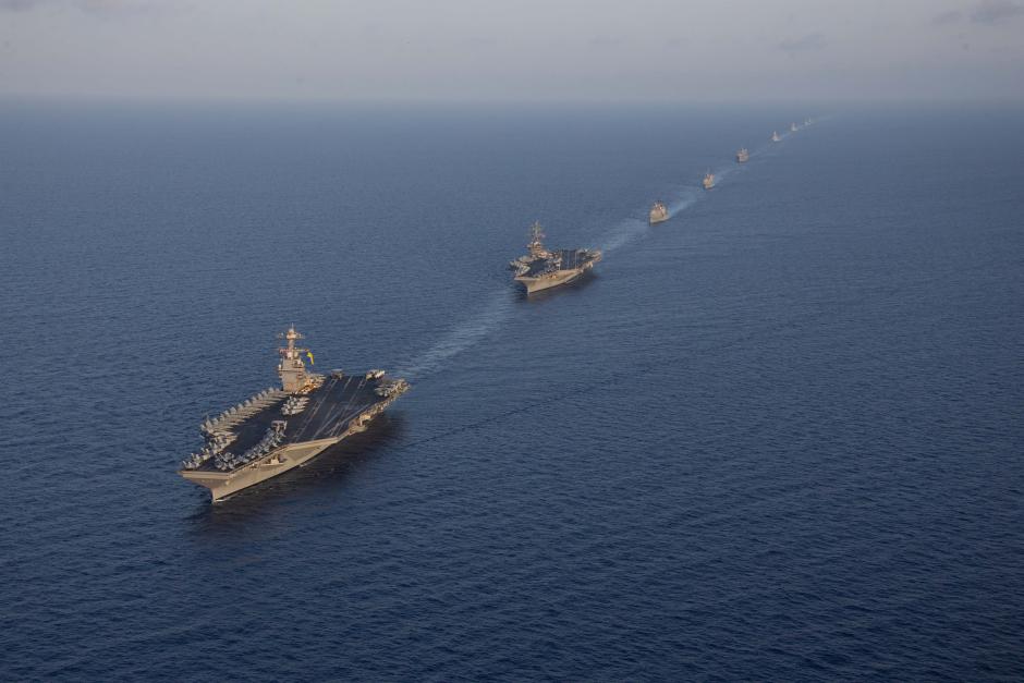 Espectacular imagen del despliegue naval estadounidense en el Mediterráneo