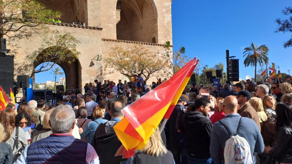 Asistentes al acto de Valencia por la igualdad de los españoles