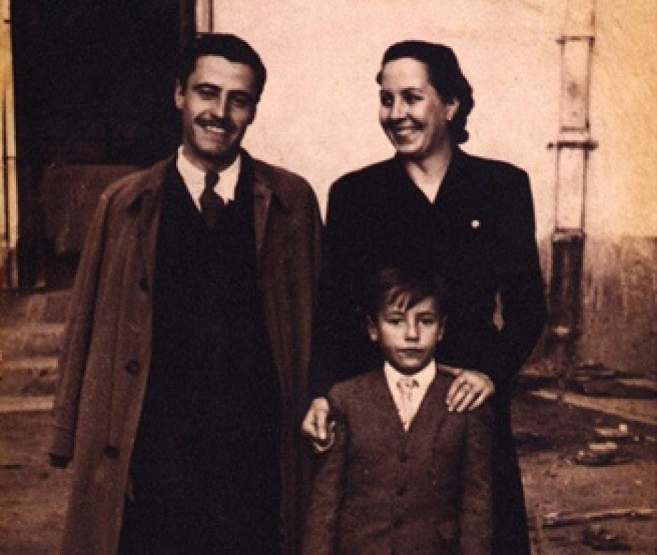 Gregorio Peces Barba del Brio, con su esposa y su hijo, trabajó en el Valle de los Caídos