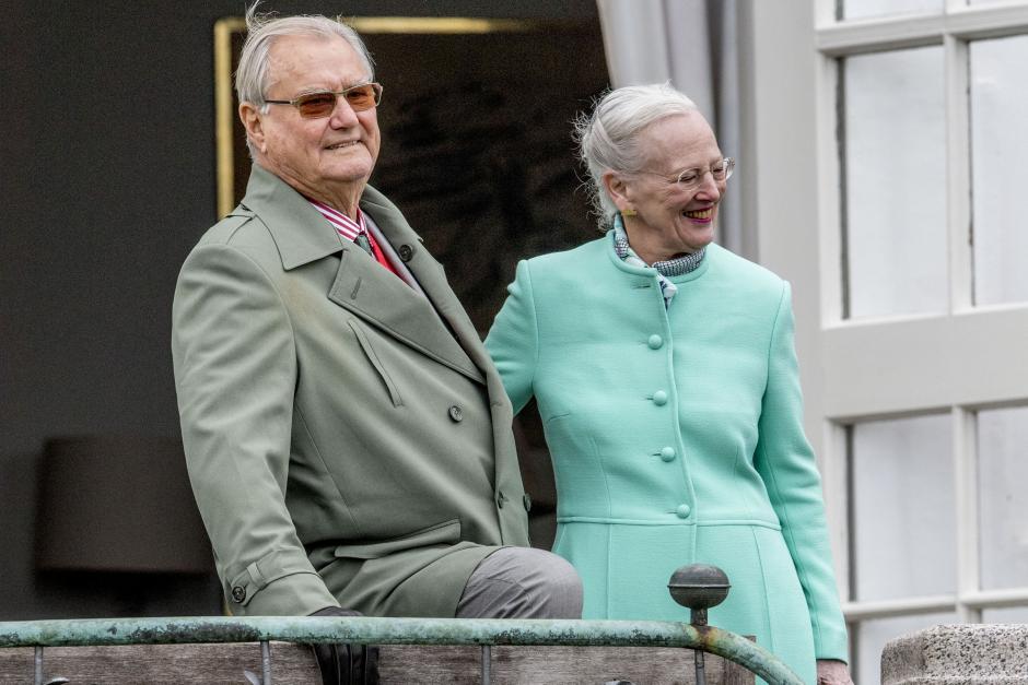 Queen Margrethe and Prince Henrik during her 77th birthday at MarselisborgCastle 
Aarhus , 16-04-2017